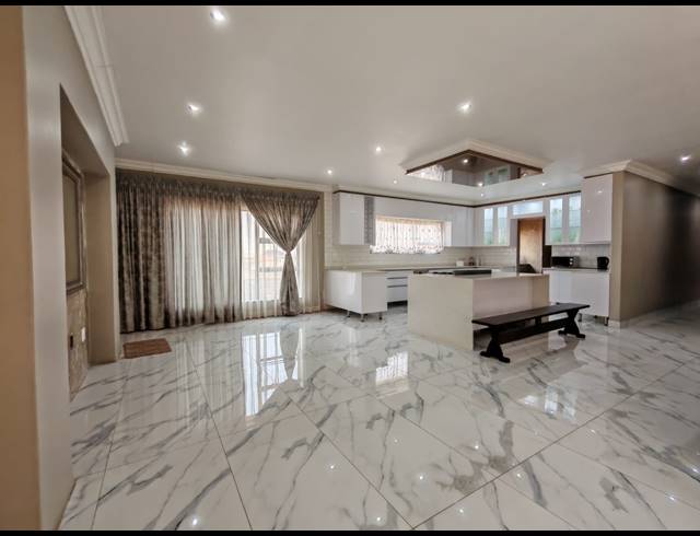 3 BEDROOM HOUSE FOR SALE IN THREE RIVERS EAST